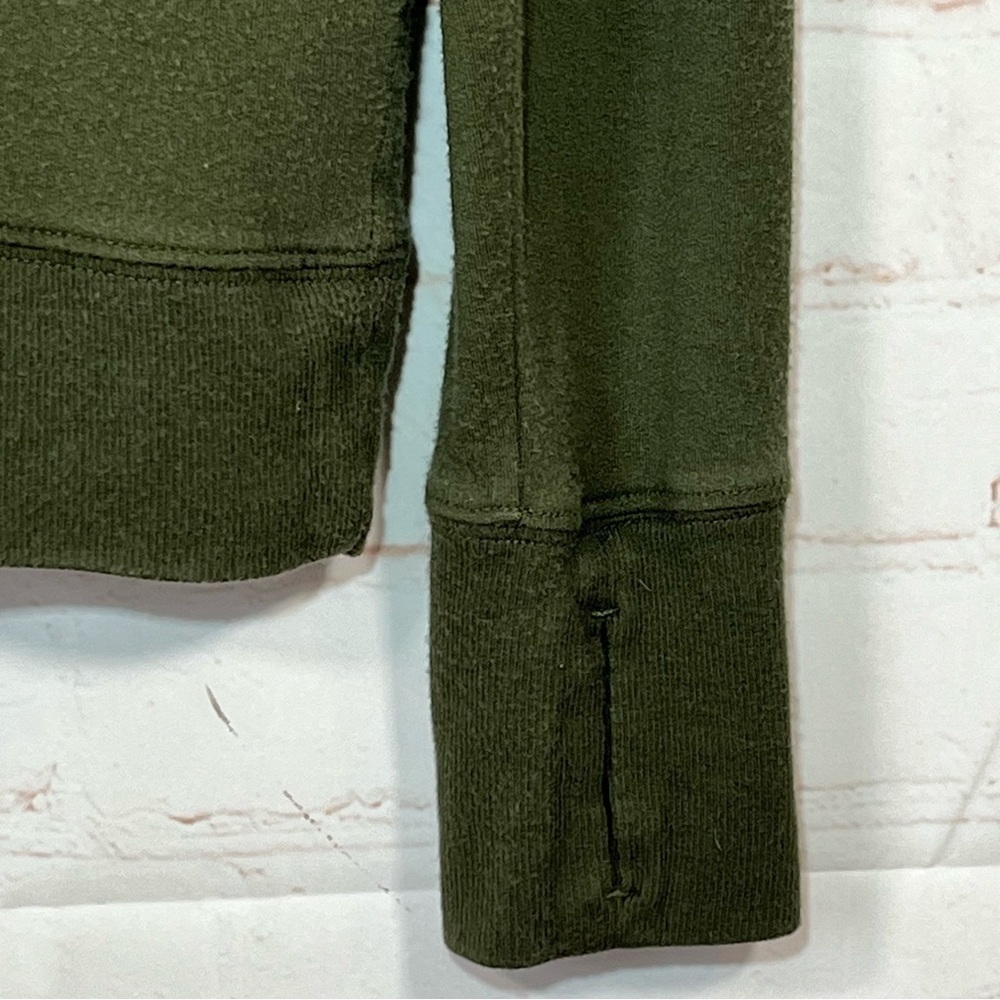 Athleta Sunrise V-Neck Sweatshirt Womens Small Green Pullover Thumbholes Soft - Picture 9 of 13